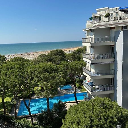 Residenza Marco Polo Apartment Lignano Sabbiadoro Luaran gambar