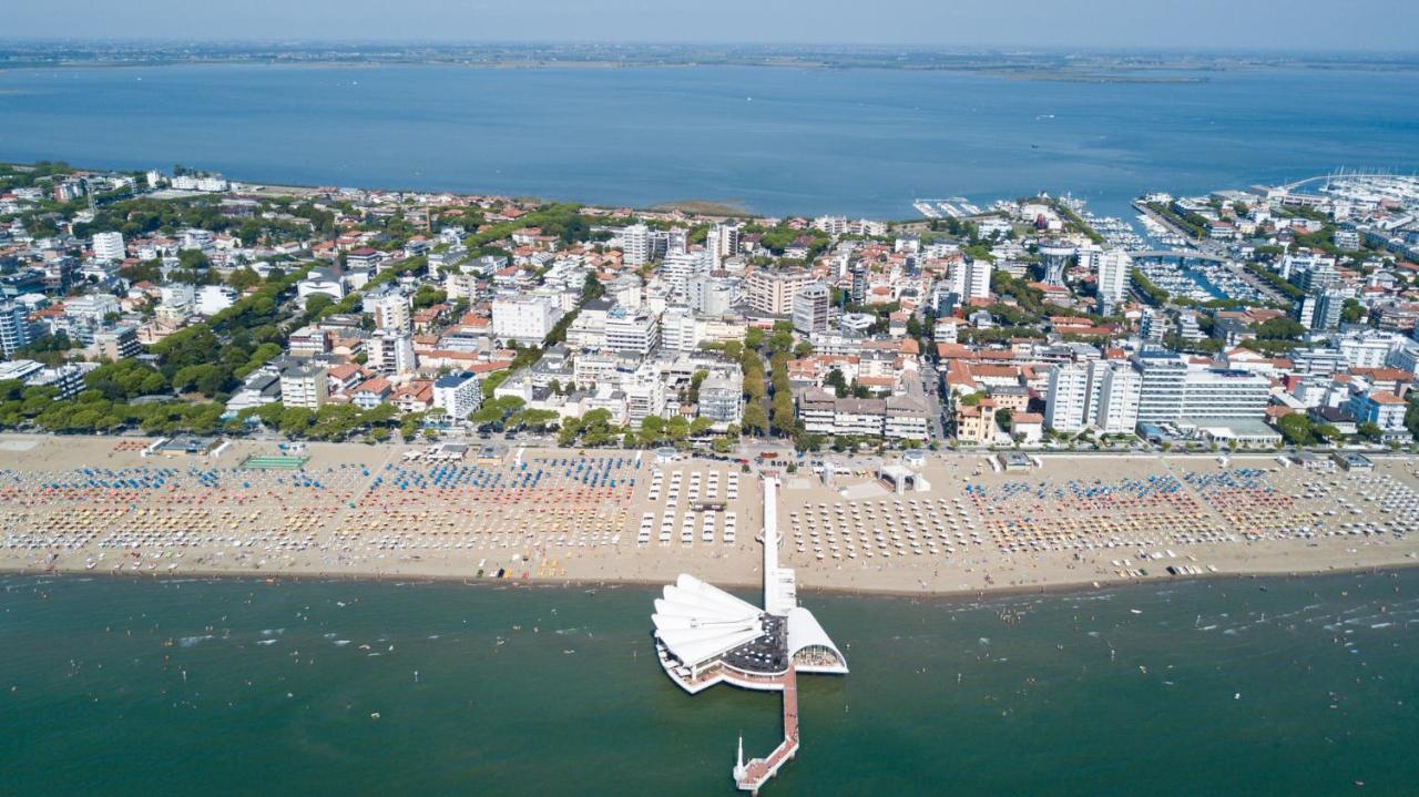Residenza Marco Polo Apartment Lignano Sabbiadoro Luaran gambar