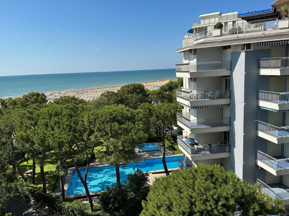 Residenza Marco Polo Apartment Lignano Sabbiadoro Luaran gambar