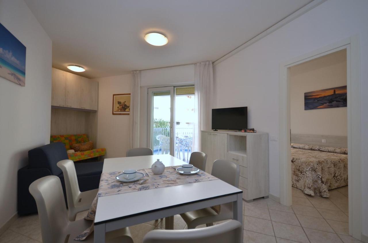 Residenza Marco Polo Apartment Lignano Sabbiadoro Luaran gambar